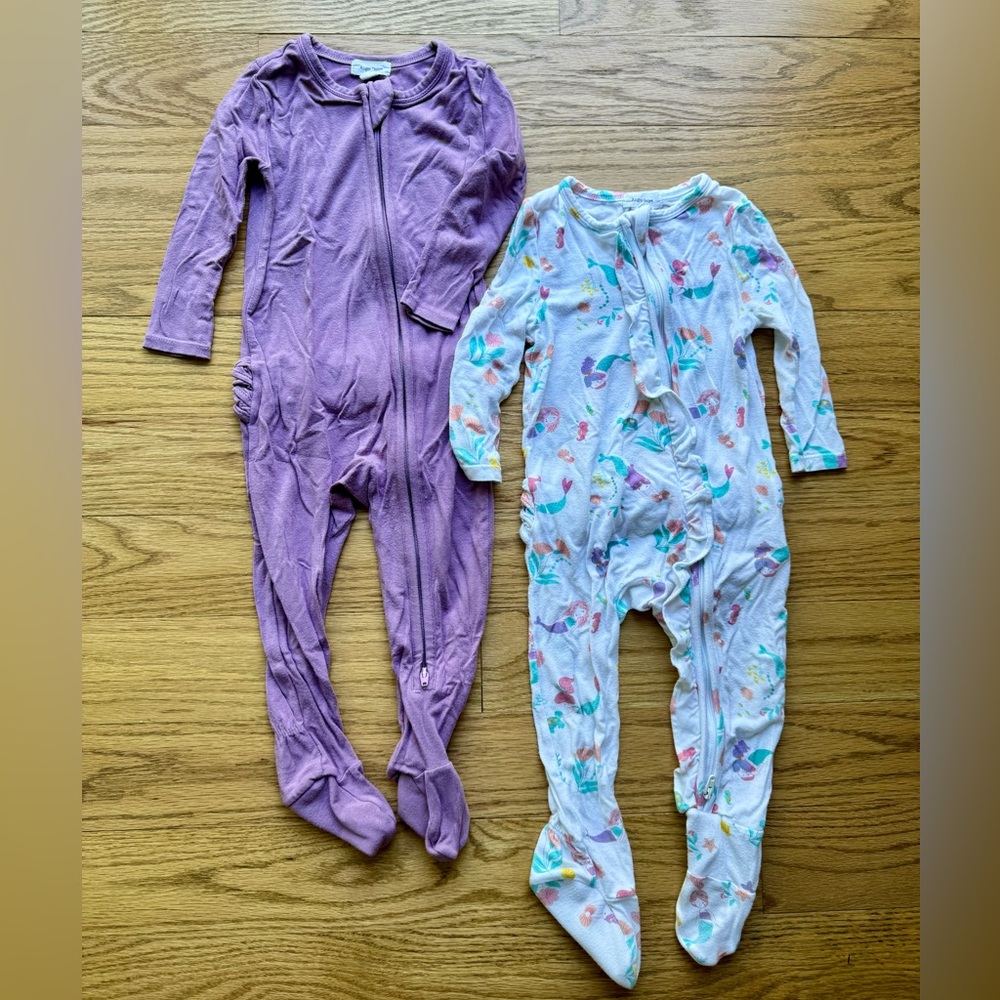 Angel Dear bamboo zippie pajamas, set of 2 in 9-12 months